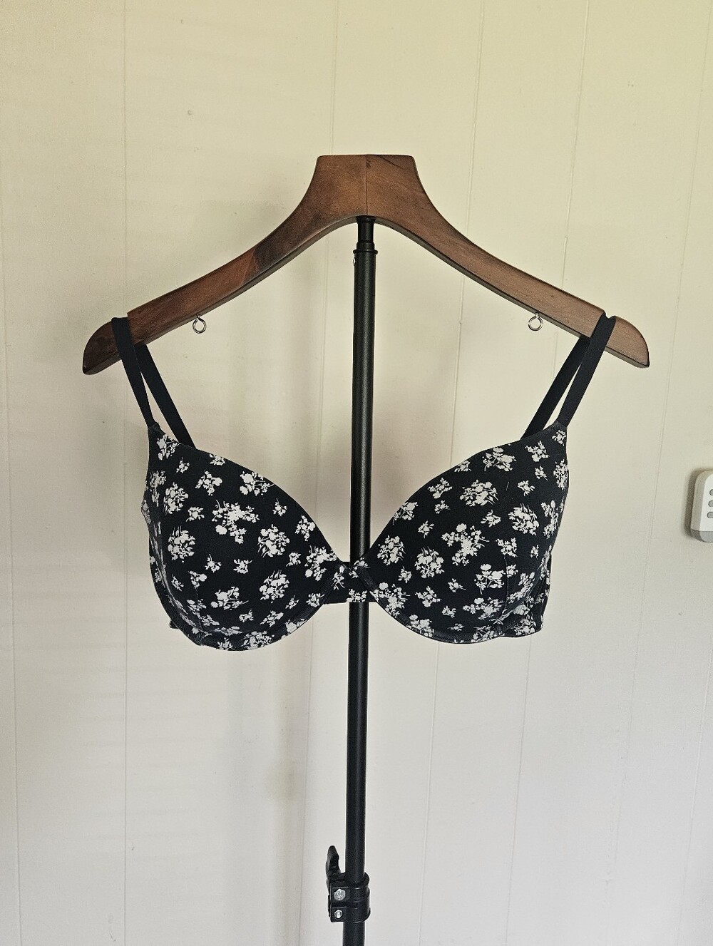 flirtitude Black and White Floral Padded Bra Size 40C